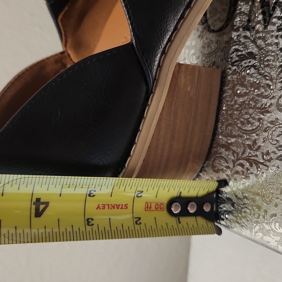 CYNTHIA ROWLEY SIZE 9 Elegant Black Leather Women's Shoes - Picture 5 of 12